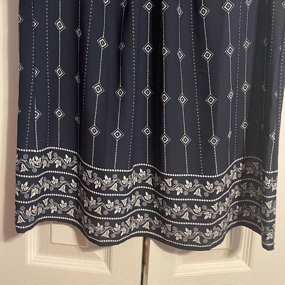 NWOT Loft sleeveless shirt in navy and white size small petite - Picture 5 of 7